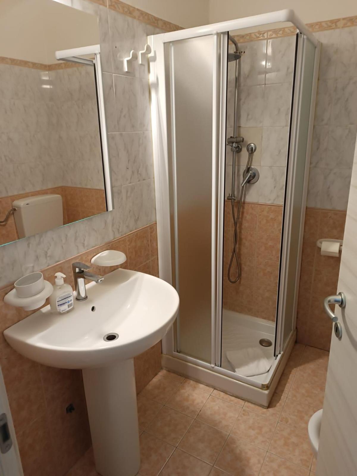 Residence Checkin A Richiesta Parma Ngoại thất bức ảnh